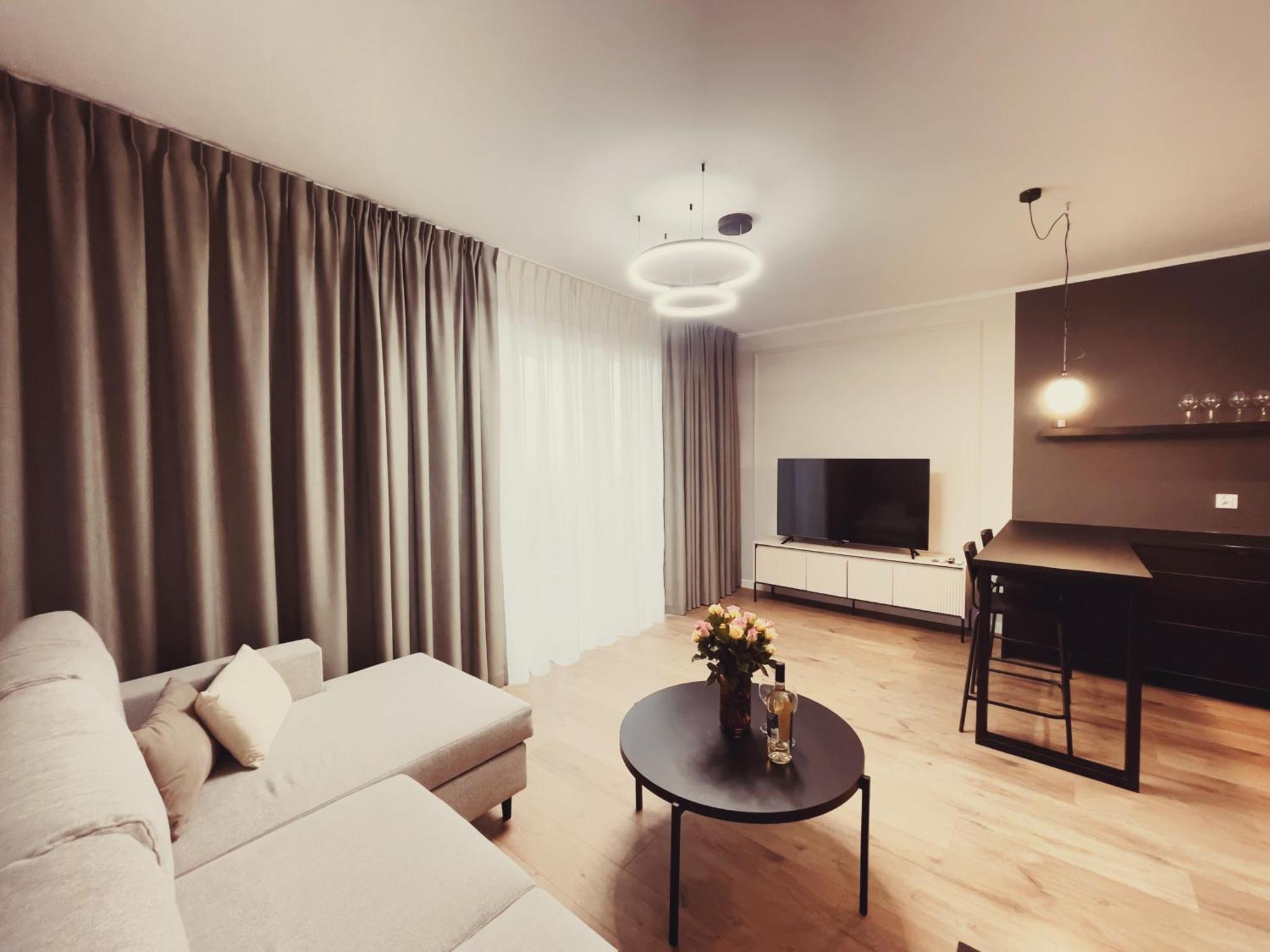 Finezja Apartment With Private Parking Torun Bagian luar foto